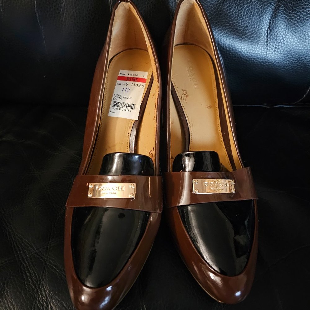 COACH BROWN AND BLACK HEELS USED